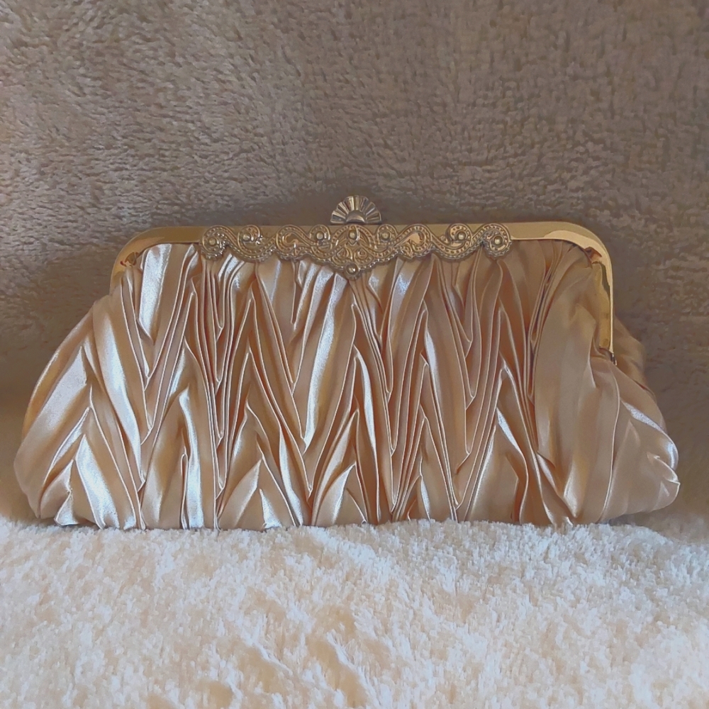 🌺 NEW Champaign Satin Clutch Evening Bag